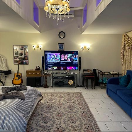 Amazing Gantshill Studio Annexe & Free Parking Redbridge Esterno foto