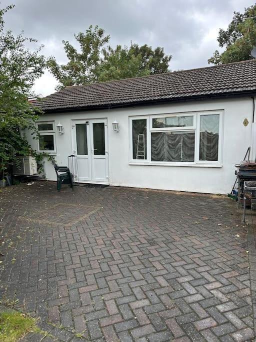 Amazing Gantshill Studio Annexe & Free Parking Redbridge Esterno foto